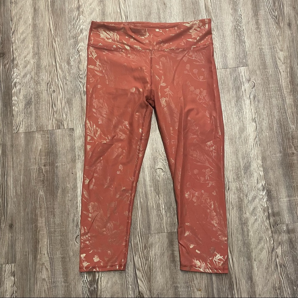 Fabletics define med-rise Capri leggings pink gold medium